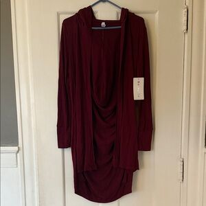 Athleta Harmony Wrap, NWT, Small, Maroon
